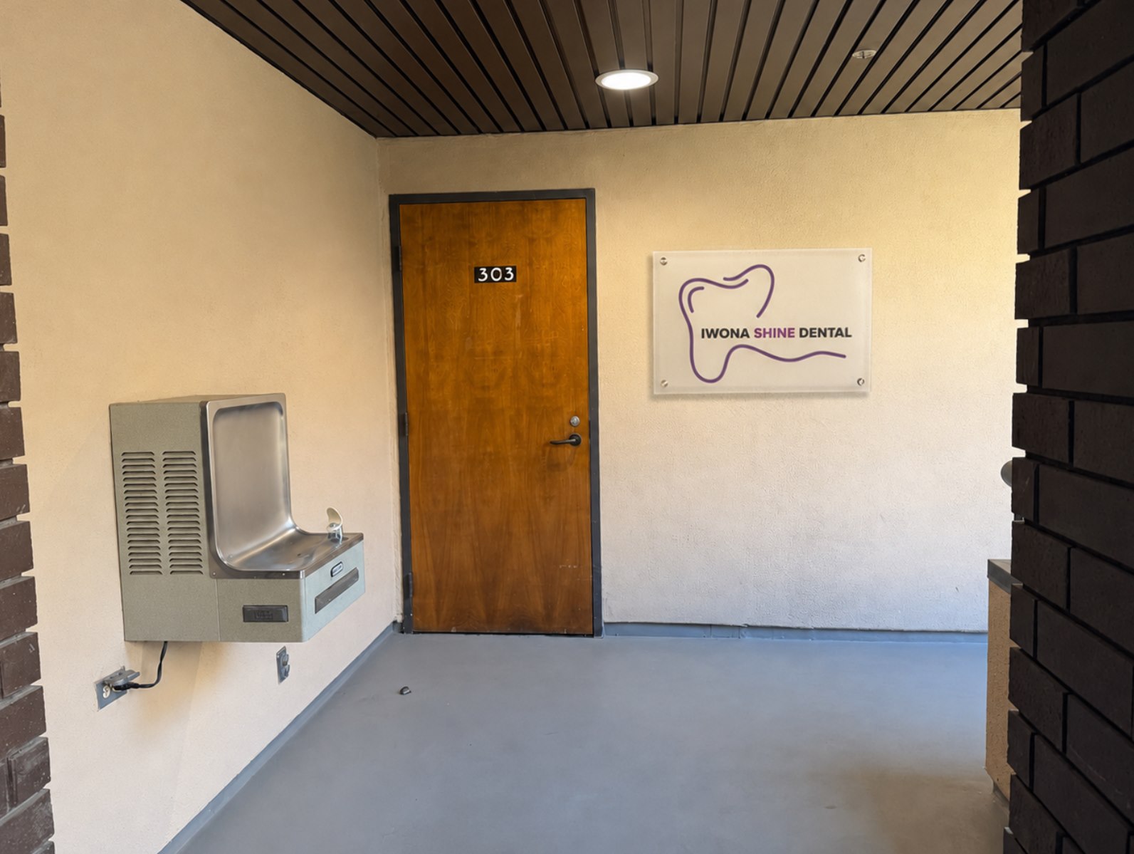 Entrance to Iwona Shine Dental suite 303